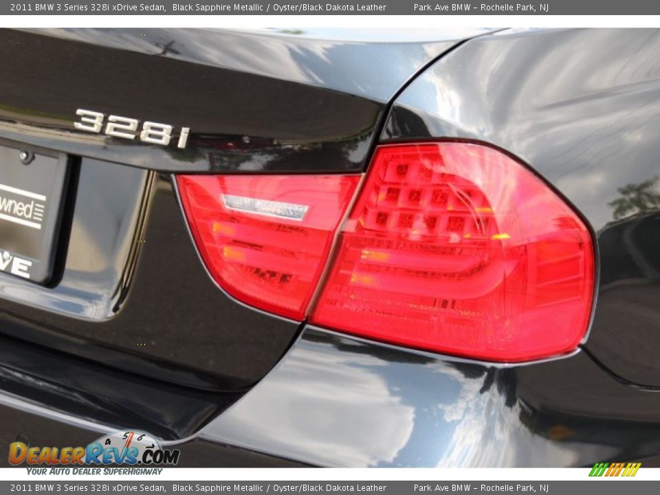 2011 BMW 3 Series 328i xDrive Sedan Black Sapphire Metallic / Oyster/Black Dakota Leather Photo #21