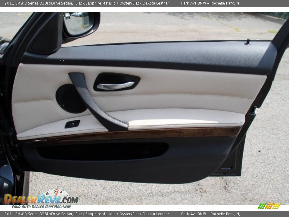 2011 BMW 3 Series 328i xDrive Sedan Black Sapphire Metallic / Oyster/Black Dakota Leather Photo #24