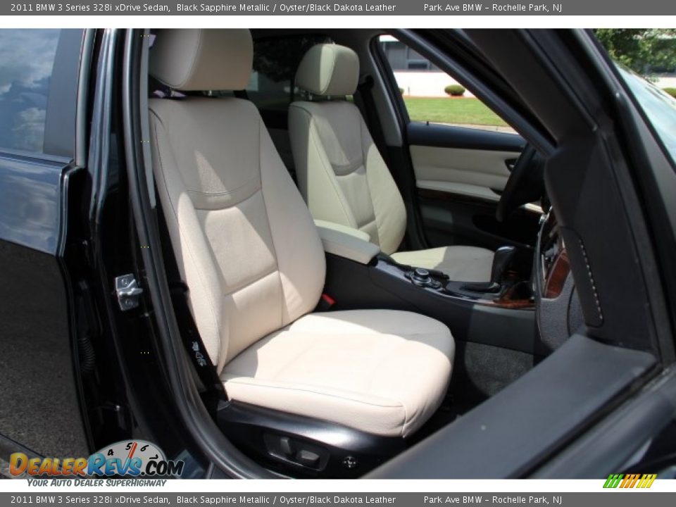 2011 BMW 3 Series 328i xDrive Sedan Black Sapphire Metallic / Oyster/Black Dakota Leather Photo #27