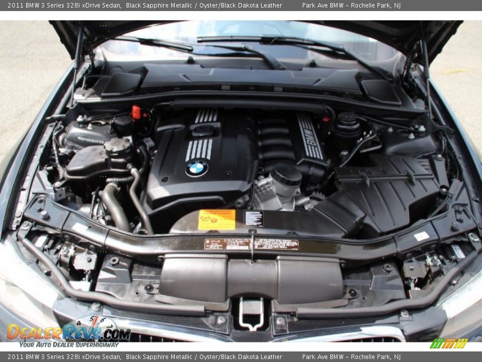 2011 BMW 3 Series 328i xDrive Sedan Black Sapphire Metallic / Oyster/Black Dakota Leather Photo #28
