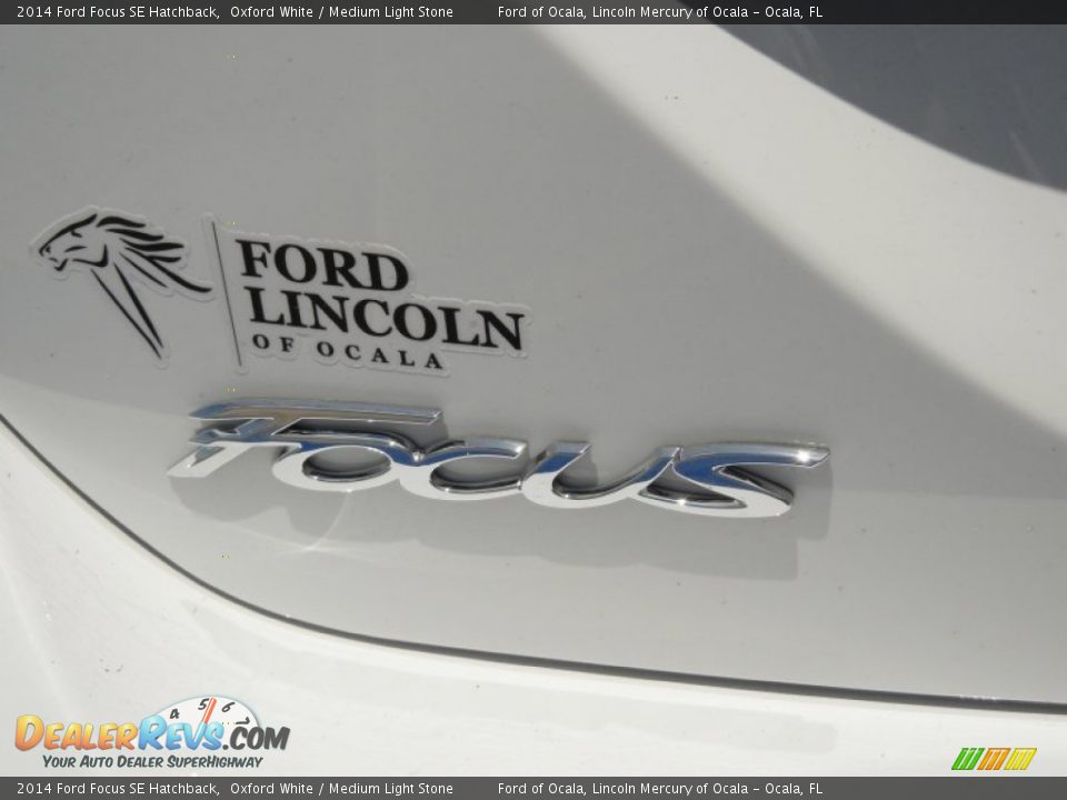 2014 Ford Focus SE Hatchback Oxford White / Medium Light Stone Photo #4