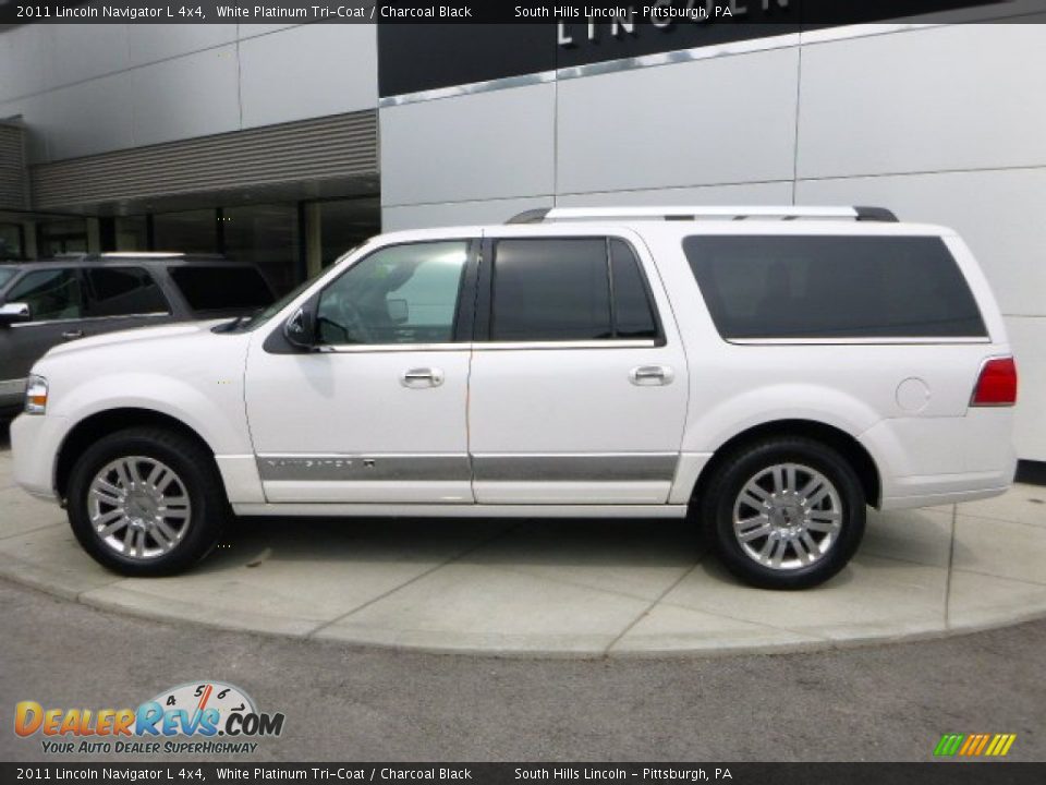 2011 Lincoln Navigator L 4x4 White Platinum Tri-Coat / Charcoal Black Photo #2