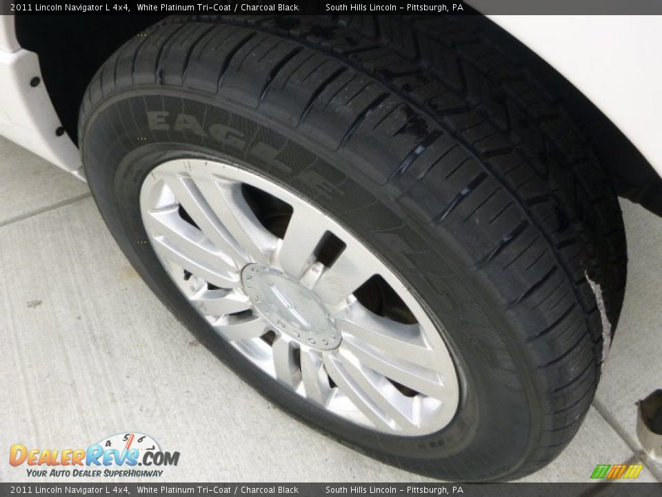2011 Lincoln Navigator L 4x4 White Platinum Tri-Coat / Charcoal Black Photo #9