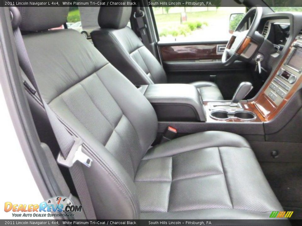 2011 Lincoln Navigator L 4x4 White Platinum Tri-Coat / Charcoal Black Photo #10
