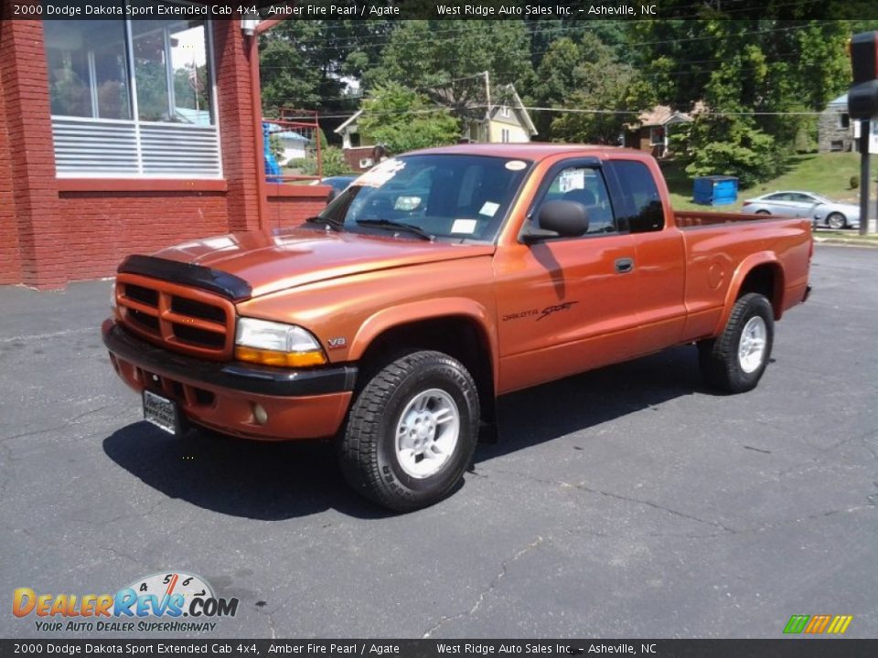 Front 3/4 View of 2000 Dodge Dakota Sport Extended Cab 4x4 Photo #10