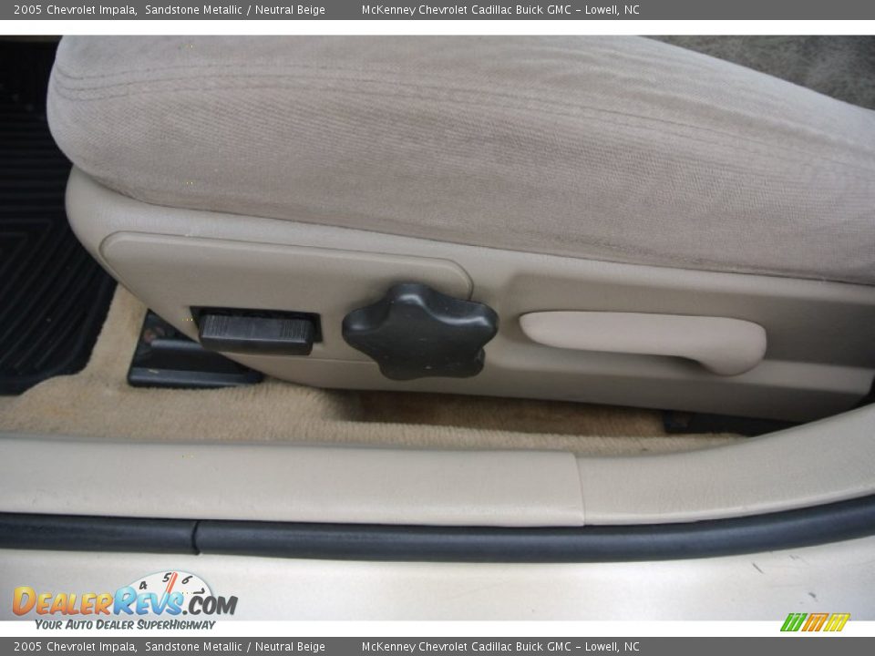 2005 Chevrolet Impala Sandstone Metallic / Neutral Beige Photo #9