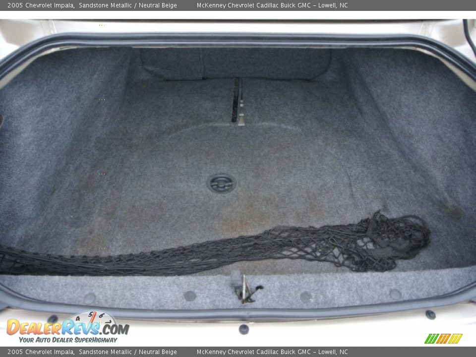 2005 Chevrolet Impala Sandstone Metallic / Neutral Beige Photo #18