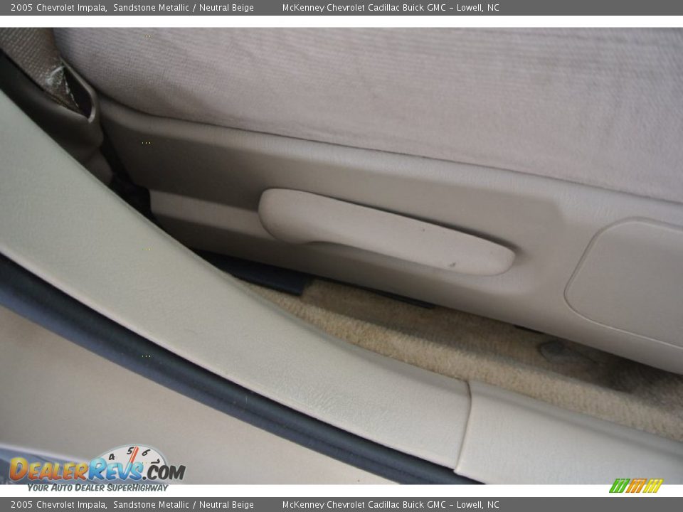 2005 Chevrolet Impala Sandstone Metallic / Neutral Beige Photo #20