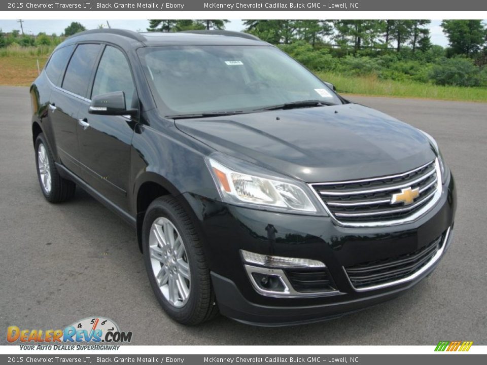 Front 3/4 View of 2015 Chevrolet Traverse LT Photo #1