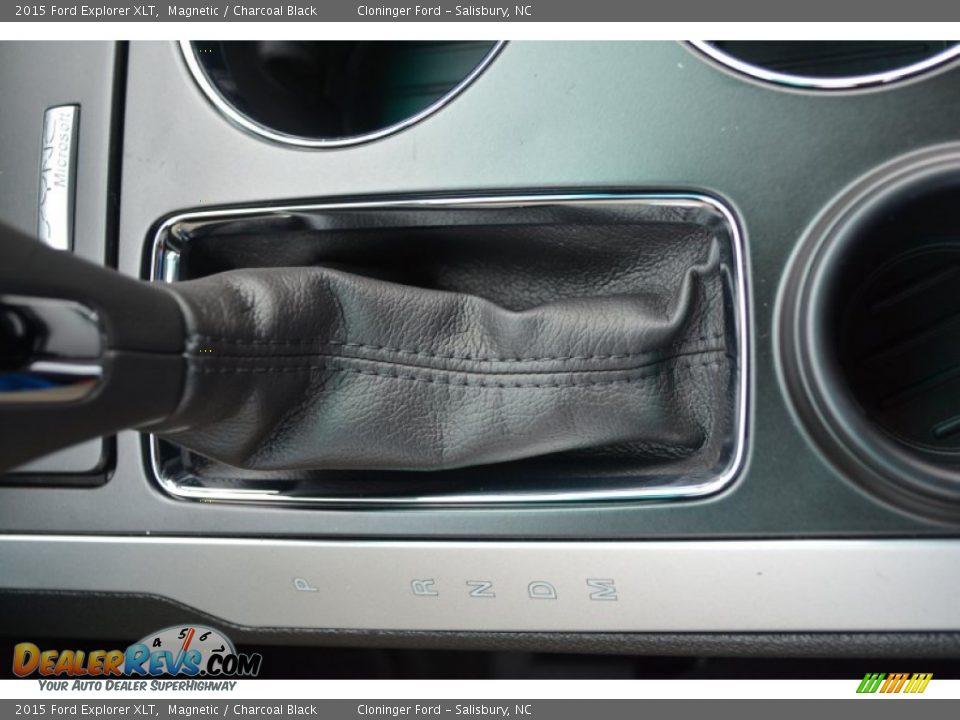 2015 Ford Explorer XLT Magnetic / Charcoal Black Photo #21