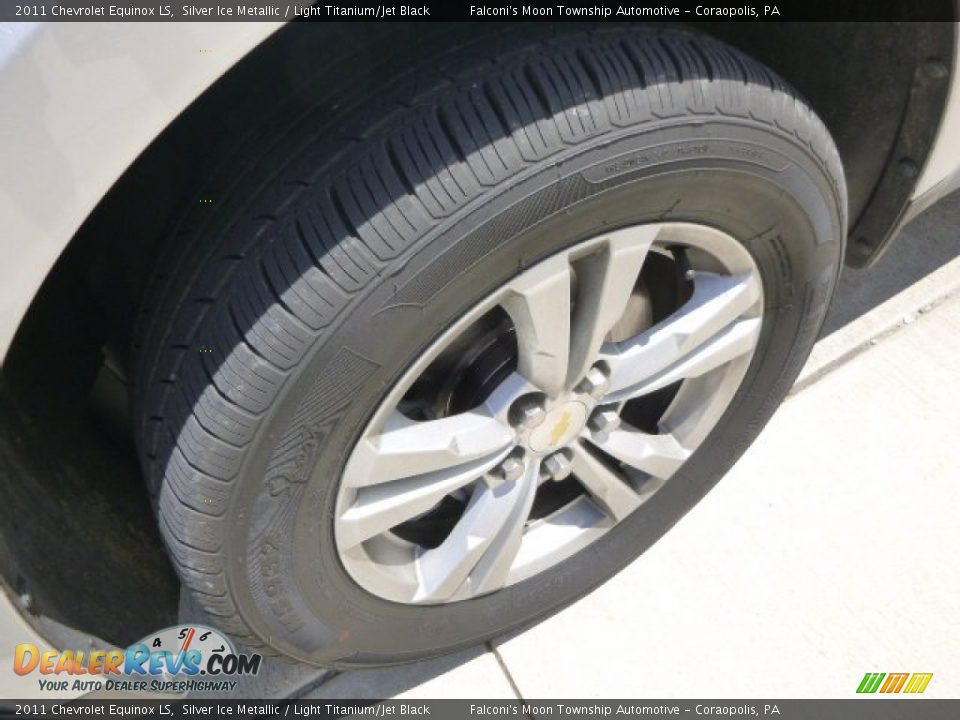 2011 Chevrolet Equinox LS Silver Ice Metallic / Light Titanium/Jet Black Photo #3