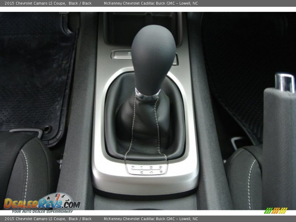 2015 Chevrolet Camaro LS Coupe Shifter Photo #10