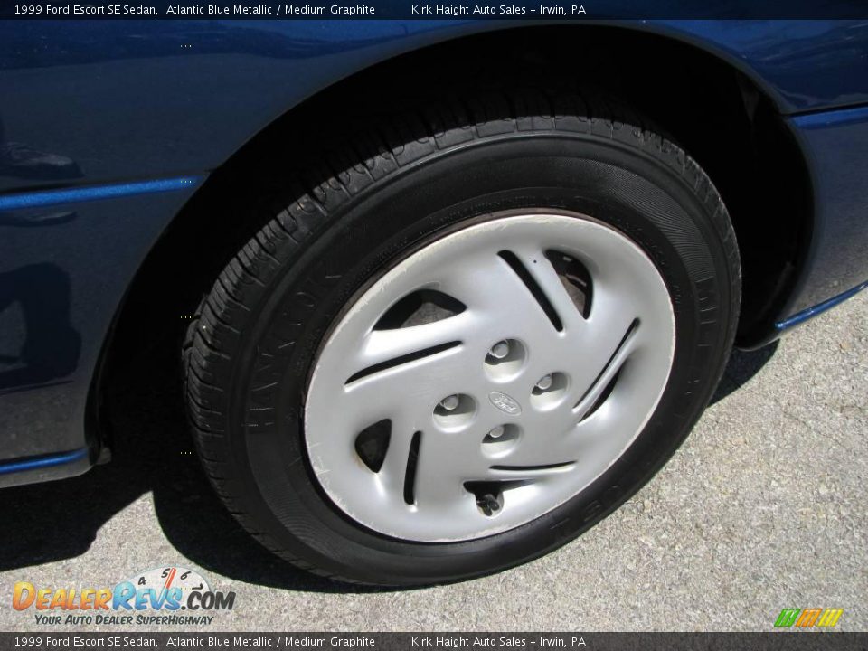 1999 Ford Escort SE Sedan Atlantic Blue Metallic / Medium Graphite Photo #5