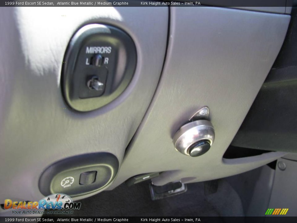 1999 Ford Escort SE Sedan Atlantic Blue Metallic / Medium Graphite Photo #16