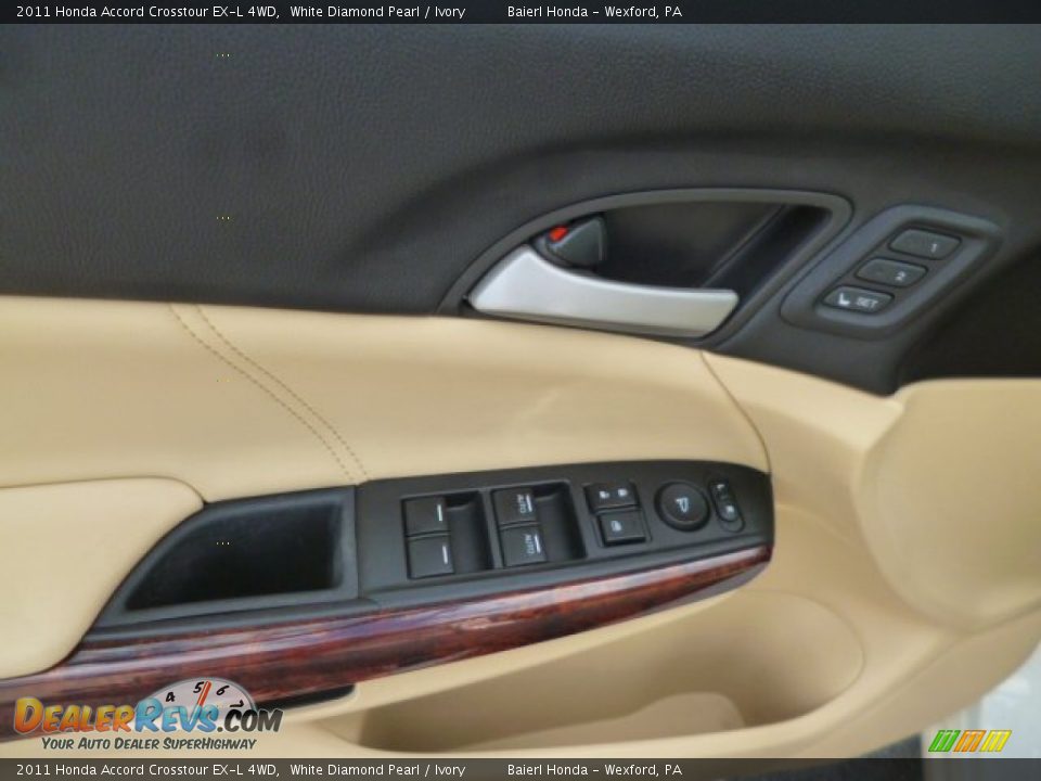 Door Panel of 2011 Honda Accord Crosstour EX-L 4WD Photo #14