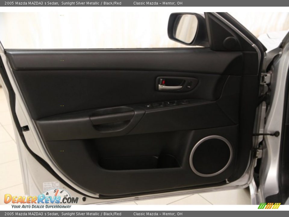 Door Panel of 2005 Mazda MAZDA3 s Sedan Photo #4