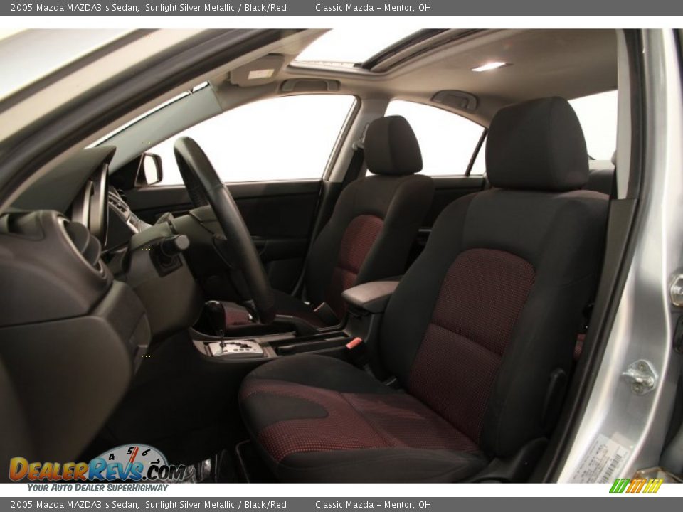 2005 Mazda MAZDA3 s Sedan Sunlight Silver Metallic / Black/Red Photo #5