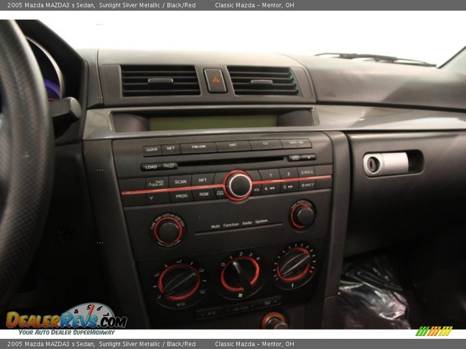 2005 Mazda MAZDA3 s Sedan Sunlight Silver Metallic / Black/Red Photo #8