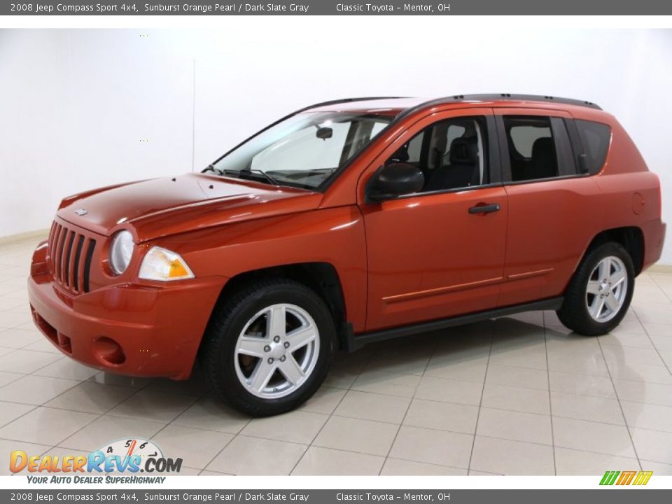 Front 3/4 View of 2008 Jeep Compass Sport 4x4 Photo #3