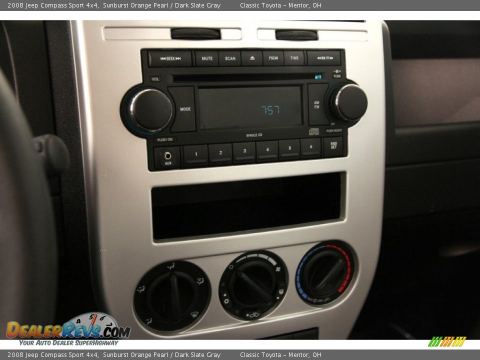 Controls of 2008 Jeep Compass Sport 4x4 Photo #9