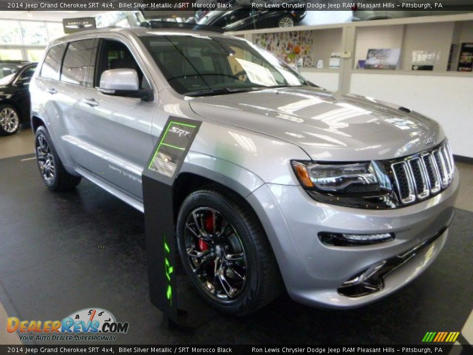 Front 3/4 View of 2014 Jeep Grand Cherokee SRT 4x4 Photo #6