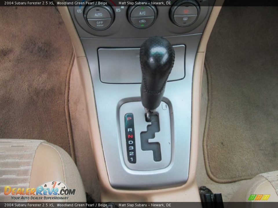 2004 Subaru Forester 2.5 XS Shifter Photo #25