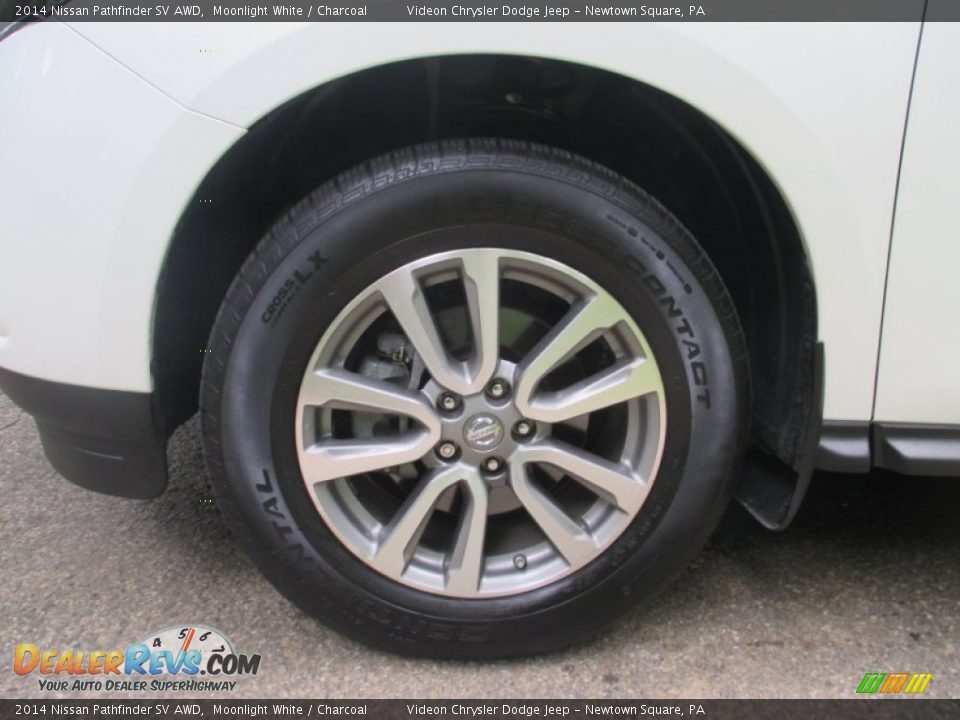 2014 Nissan Pathfinder SV AWD Moonlight White / Charcoal Photo #9