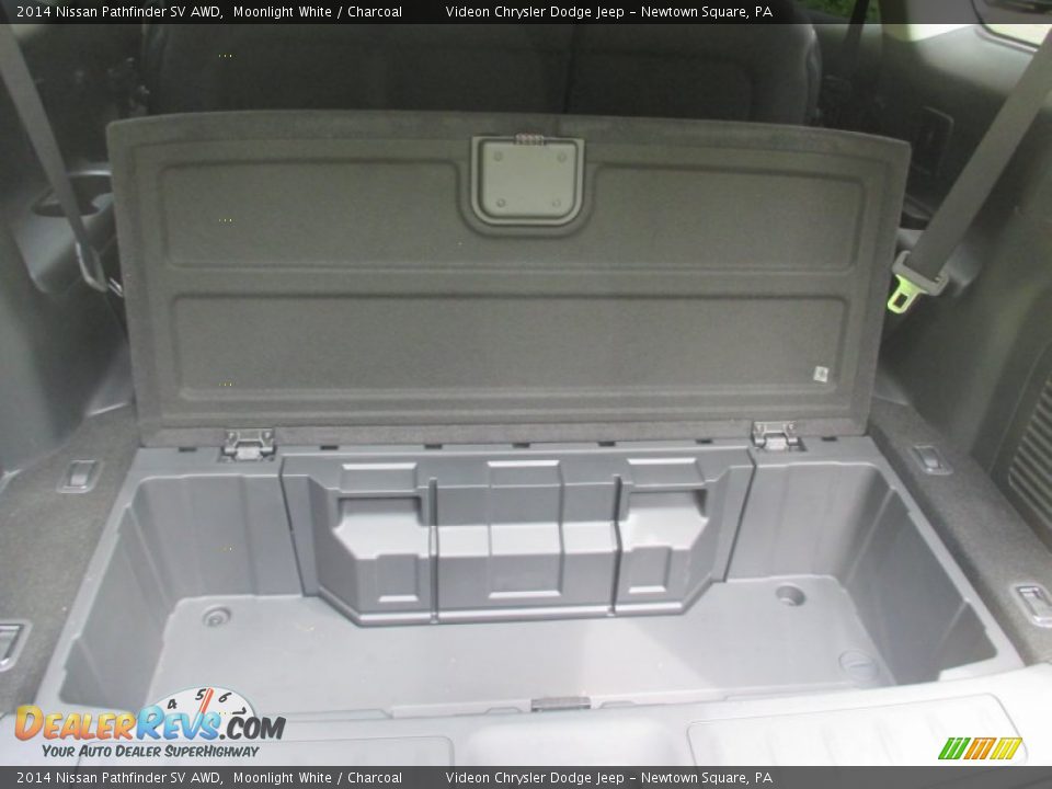 2014 Nissan Pathfinder SV AWD Moonlight White / Charcoal Photo #20