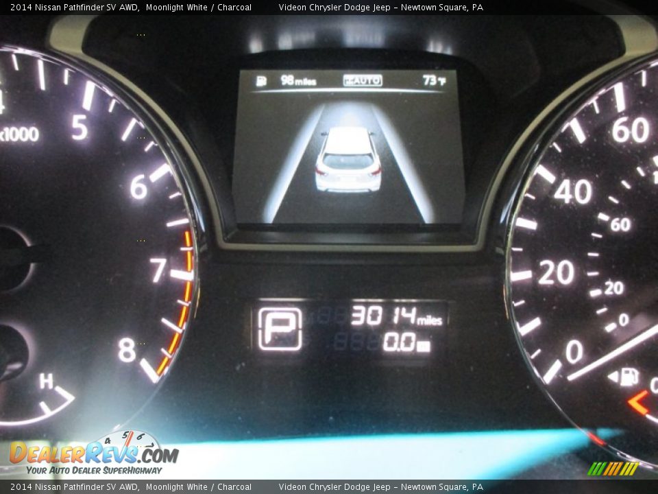 2014 Nissan Pathfinder SV AWD Moonlight White / Charcoal Photo #29