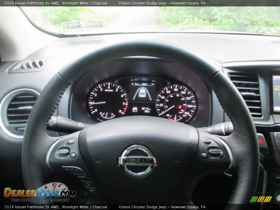 2014 Nissan Pathfinder SV AWD Moonlight White / Charcoal Photo #30