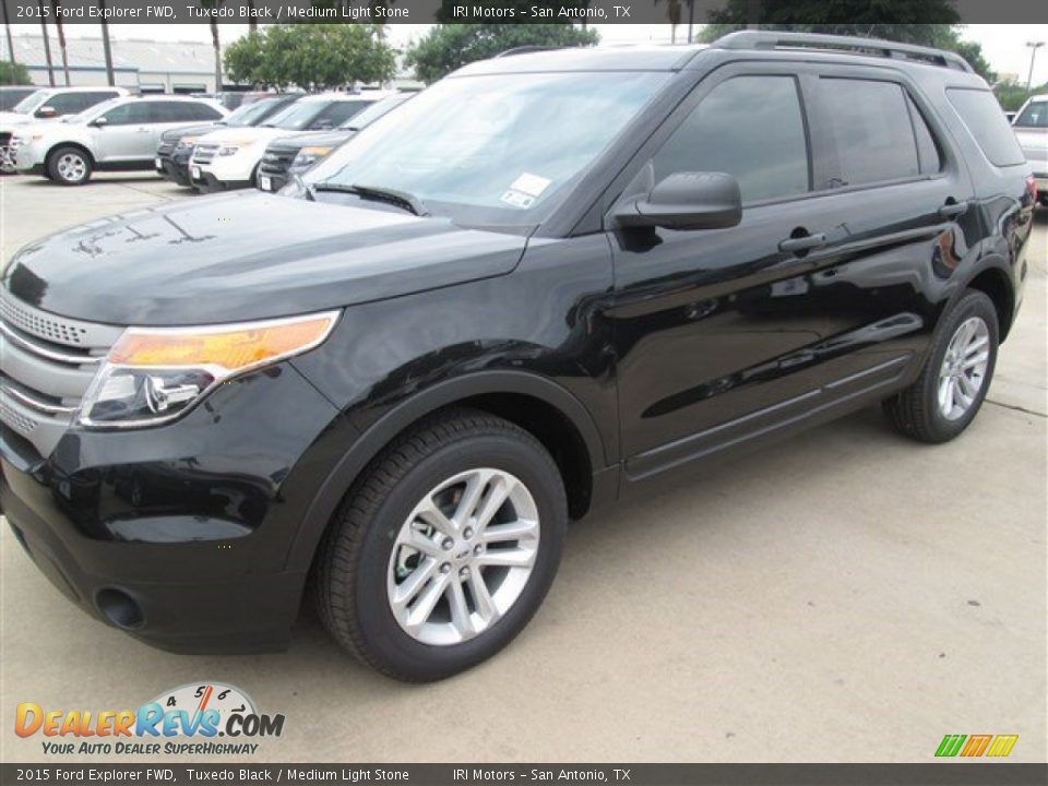 2015 Ford Explorer FWD Tuxedo Black / Medium Light Stone Photo #2