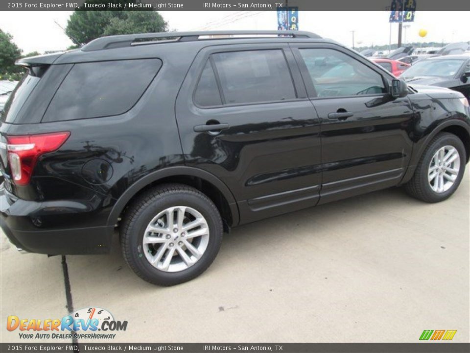 2015 Ford Explorer FWD Tuxedo Black / Medium Light Stone Photo #5