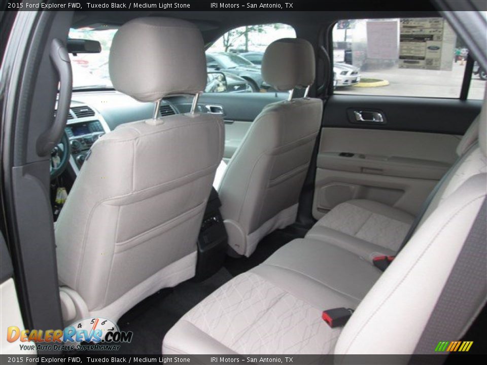2015 Ford Explorer FWD Tuxedo Black / Medium Light Stone Photo #7