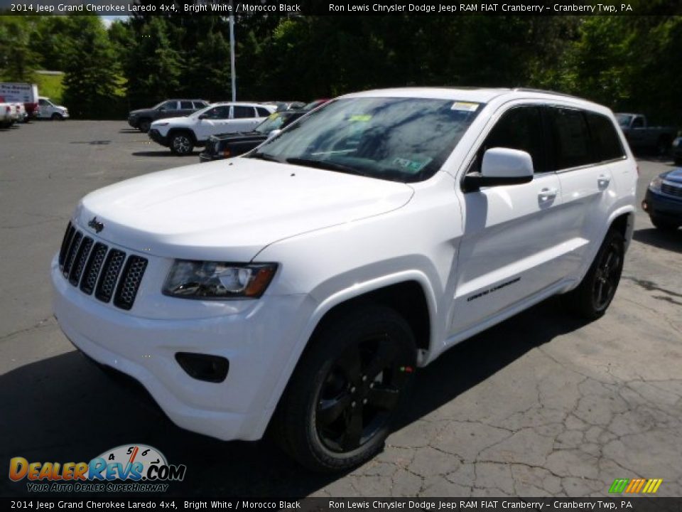 2014 Jeep Grand Cherokee Laredo 4x4 Bright White / Morocco Black Photo #2
