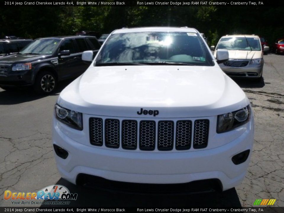 2014 Jeep Grand Cherokee Laredo 4x4 Bright White / Morocco Black Photo #3