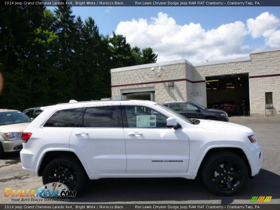 2014 Jeep Grand Cherokee Laredo 4x4 Bright White / Morocco Black Photo #5