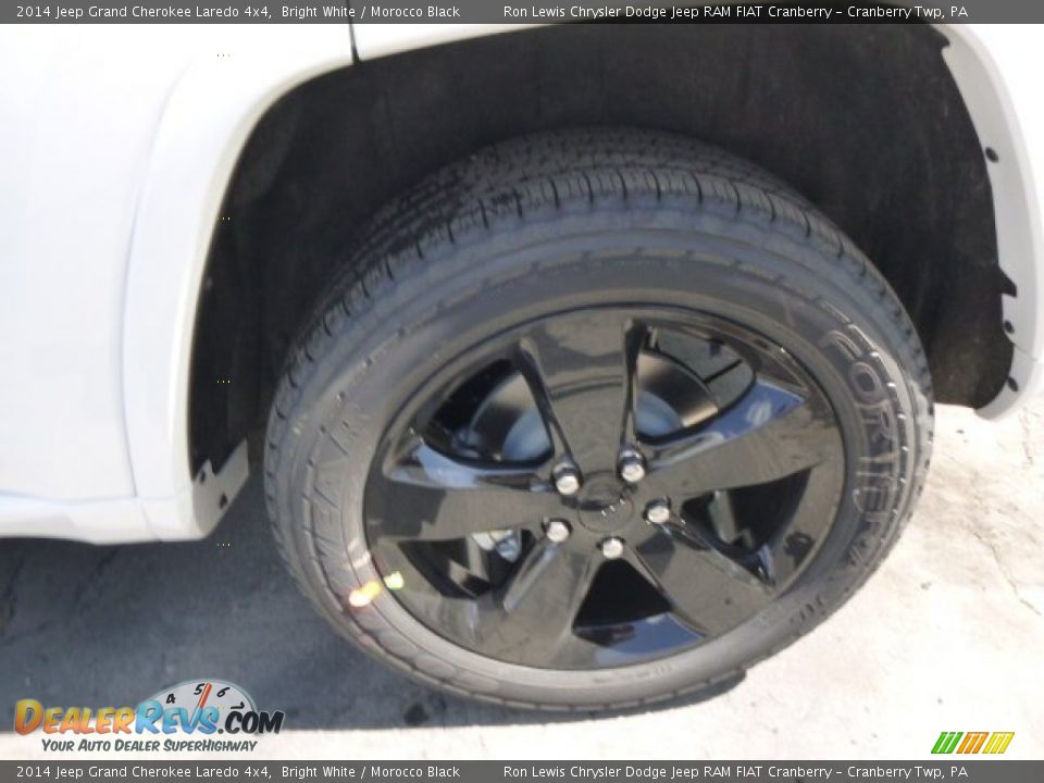 2014 Jeep Grand Cherokee Laredo 4x4 Bright White / Morocco Black Photo #9