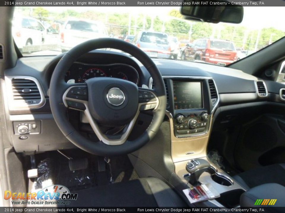 2014 Jeep Grand Cherokee Laredo 4x4 Bright White / Morocco Black Photo #12