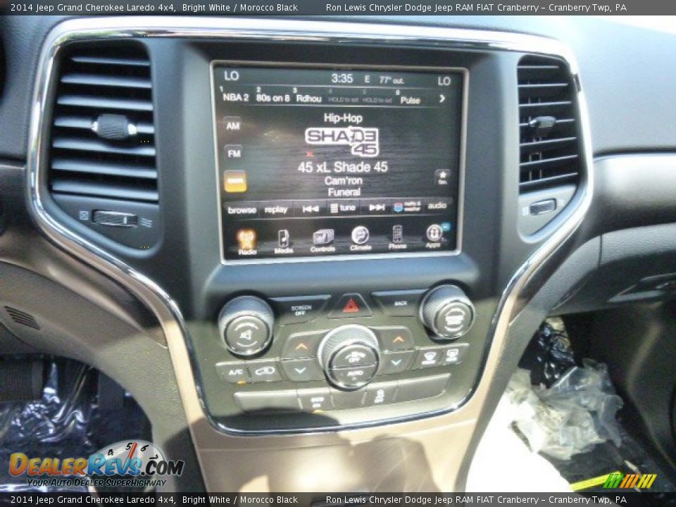 2014 Jeep Grand Cherokee Laredo 4x4 Bright White / Morocco Black Photo #15