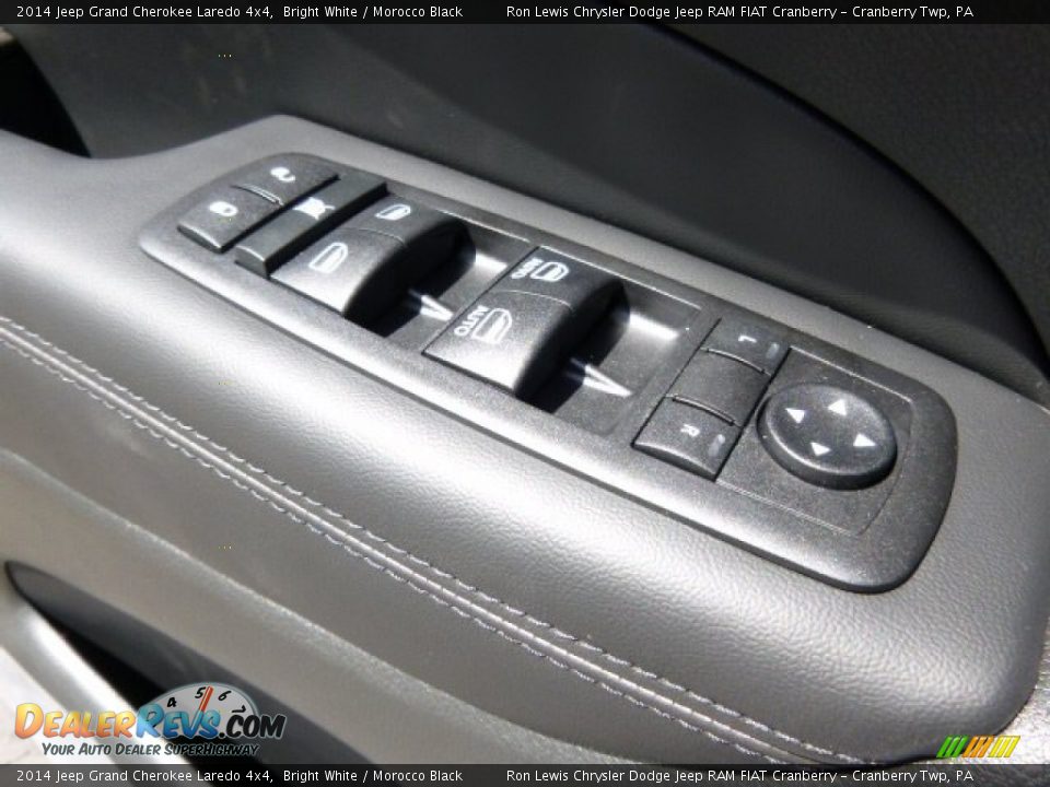 2014 Jeep Grand Cherokee Laredo 4x4 Bright White / Morocco Black Photo #18