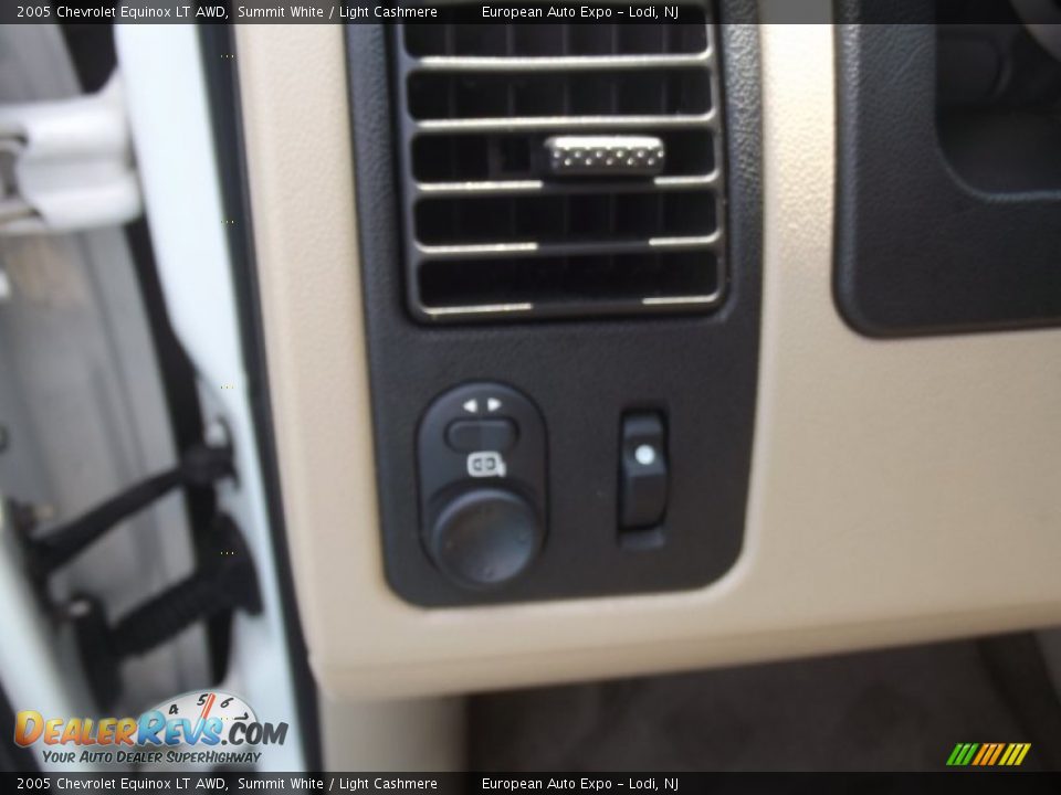 2005 Chevrolet Equinox LT AWD Summit White / Light Cashmere Photo #11