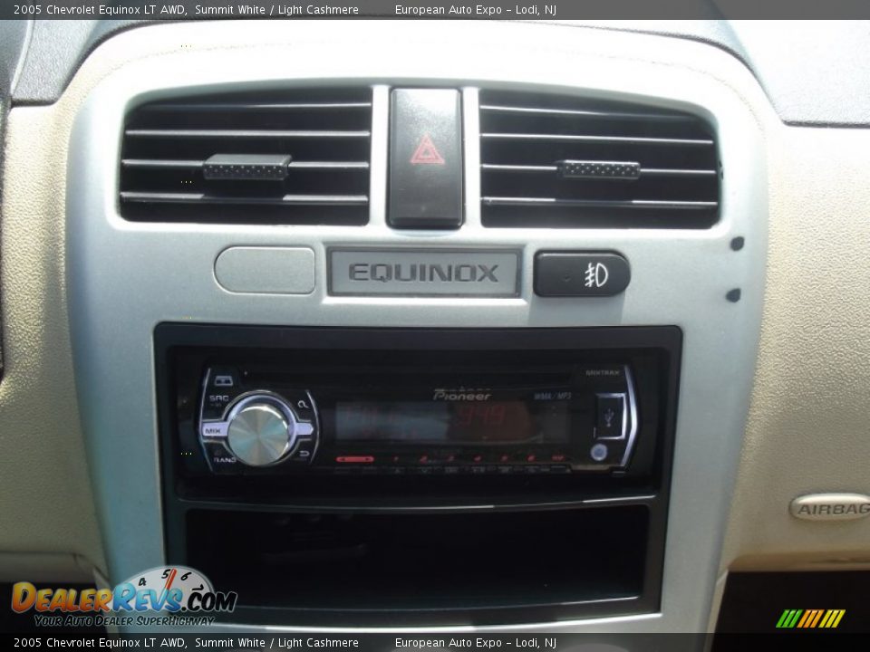 2005 Chevrolet Equinox LT AWD Summit White / Light Cashmere Photo #16