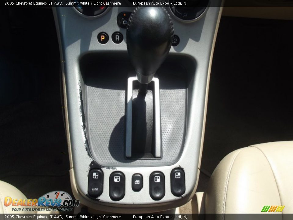 2005 Chevrolet Equinox LT AWD Summit White / Light Cashmere Photo #18