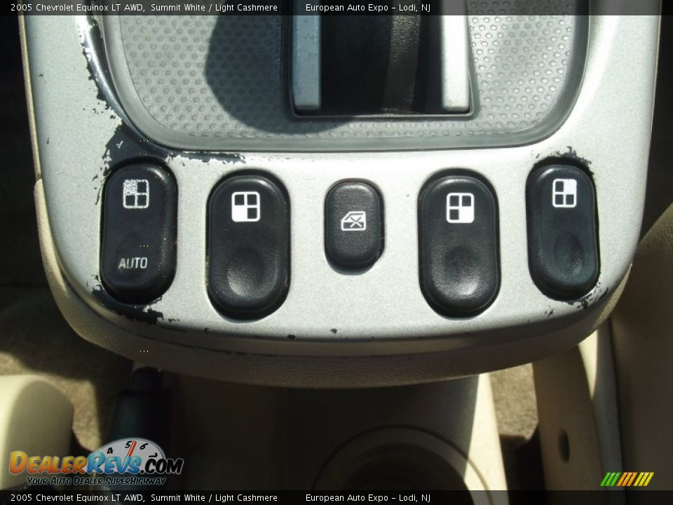 2005 Chevrolet Equinox LT AWD Summit White / Light Cashmere Photo #19