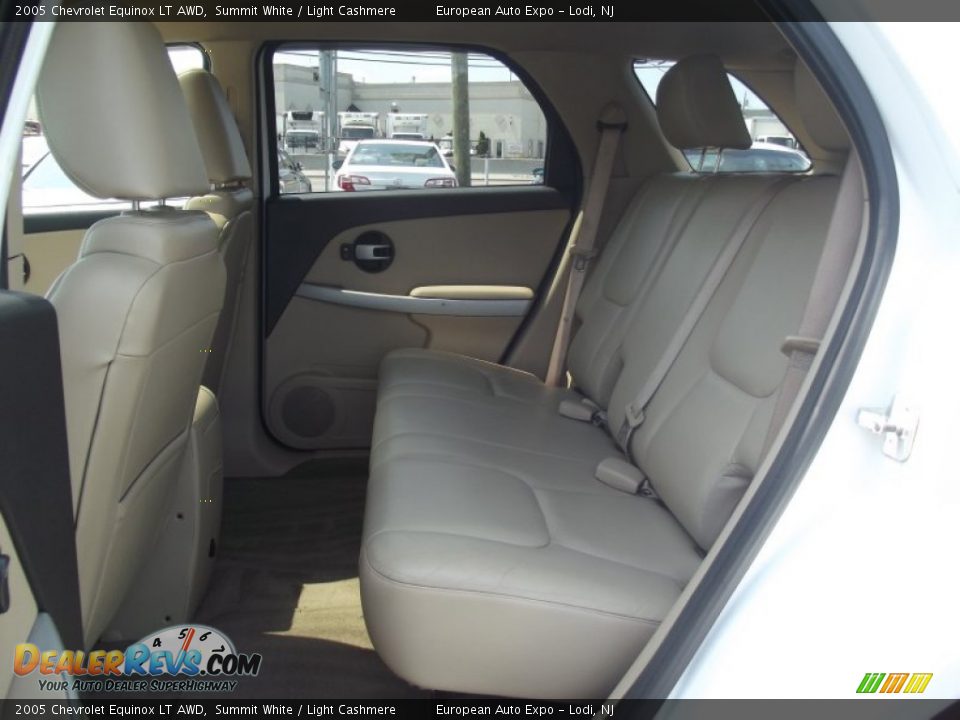2005 Chevrolet Equinox LT AWD Summit White / Light Cashmere Photo #25