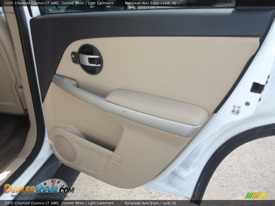 2005 Chevrolet Equinox LT AWD Summit White / Light Cashmere Photo #26
