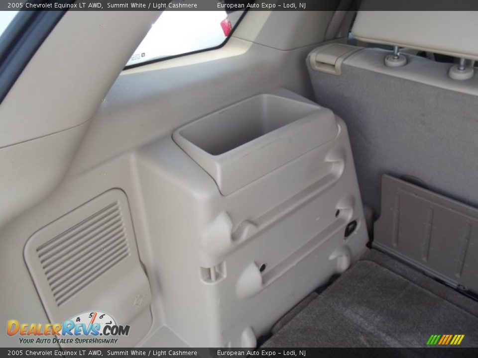 2005 Chevrolet Equinox LT AWD Summit White / Light Cashmere Photo #30