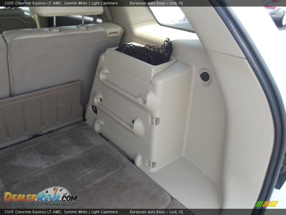 2005 Chevrolet Equinox LT AWD Summit White / Light Cashmere Photo #31
