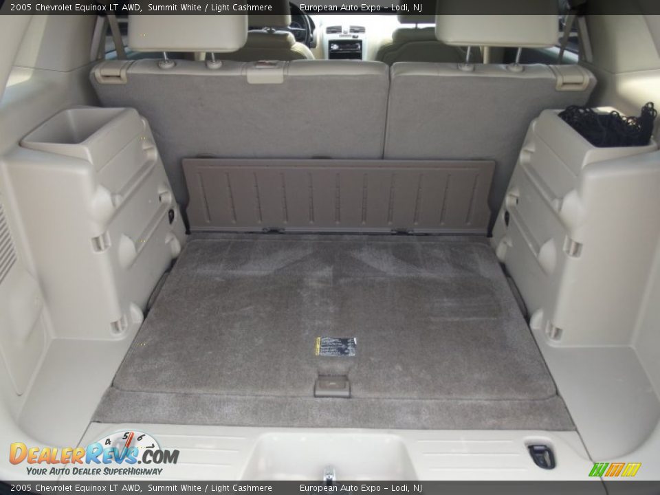 2005 Chevrolet Equinox LT AWD Summit White / Light Cashmere Photo #32