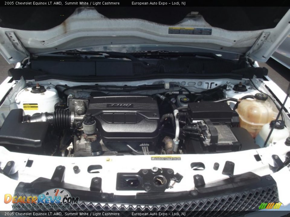 2005 Chevrolet Equinox LT AWD Summit White / Light Cashmere Photo #33
